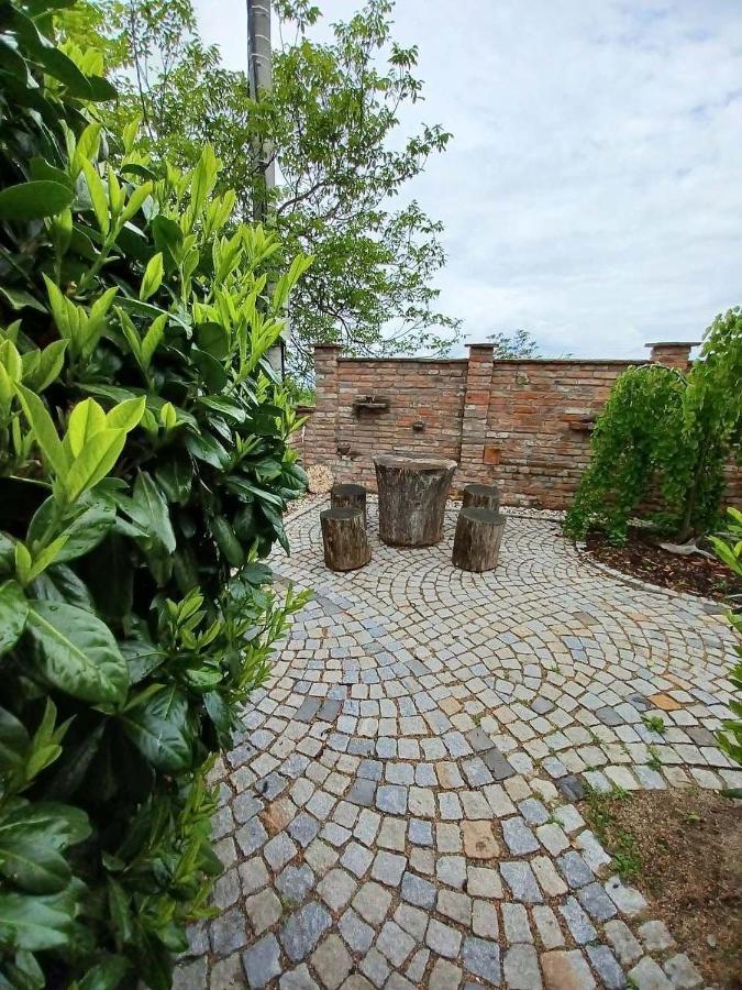 Ubytovani V Soukromi Na Sadove 906 - Valtice Exterior photo